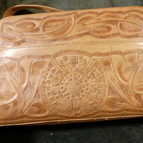 Handtooled Purse - Picture 3 of 7
